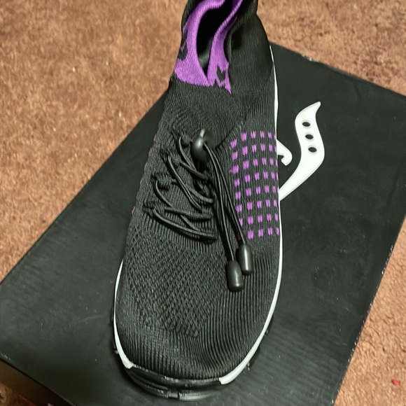 Women’s Black and Purple Sneakers - Picture 4 of 5